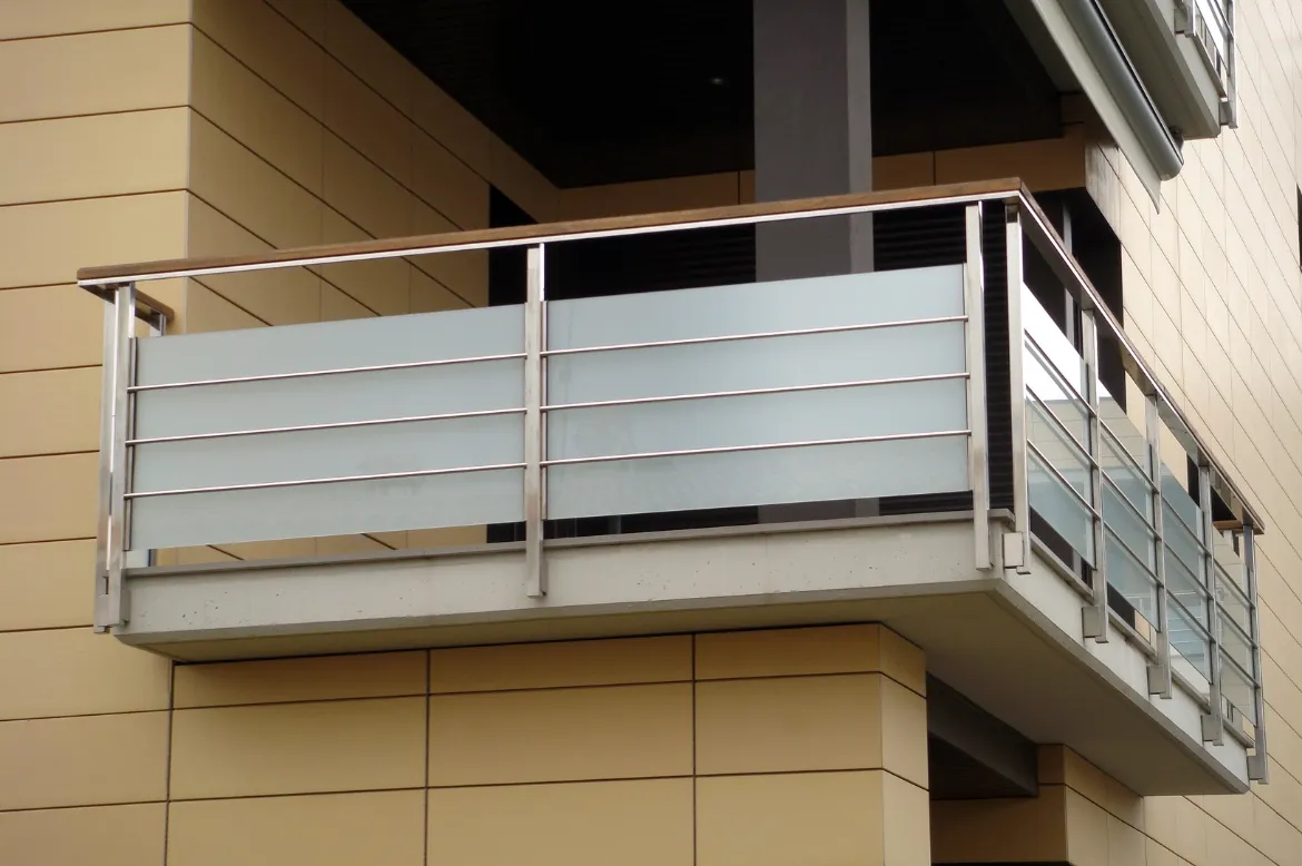 Fauria Pujol Arquitectura. Bloque de vivienda plurifamiliar en Calonge