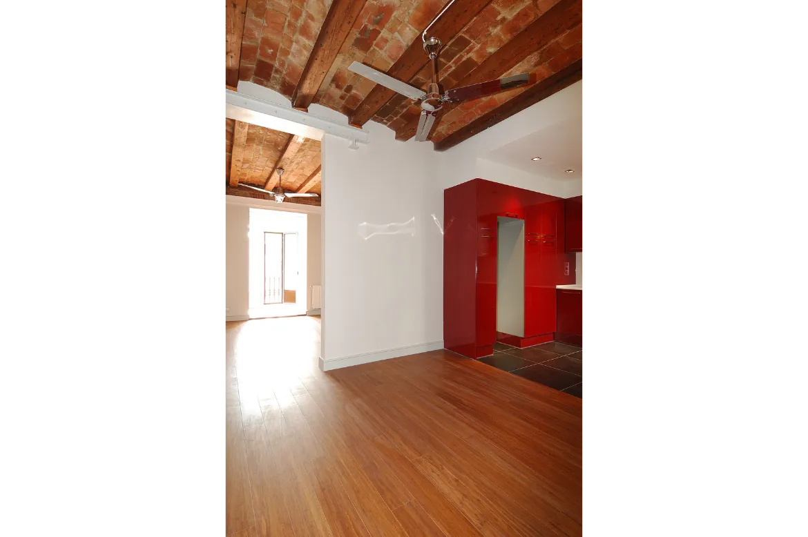 Fauria Pujol Arquitectura. Rehabilitación integral de antiguo edificio de viviendas