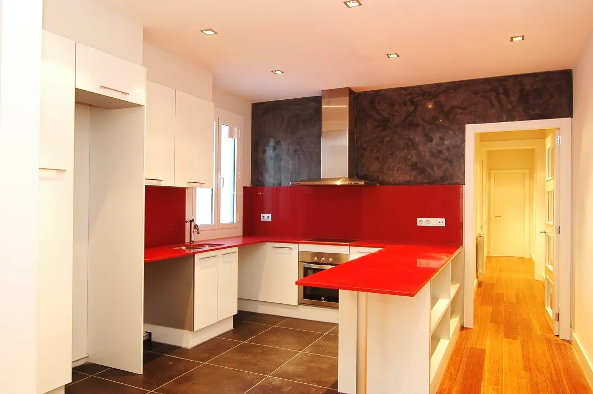 Fauria Pujol Arquitectura. Rehabilitación integral de antiguo edificio de viviendas