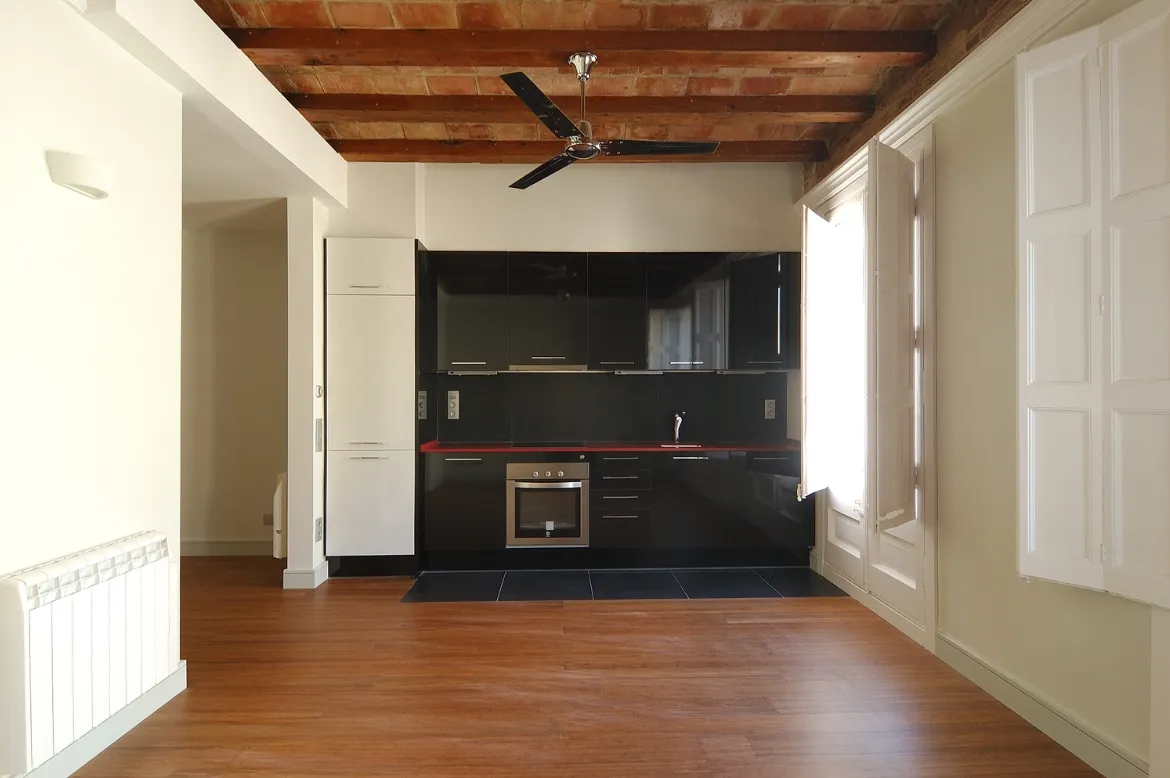 Fauria Pujol Arquitectura. Rehabilitación integral de antiguo edificio de viviendas