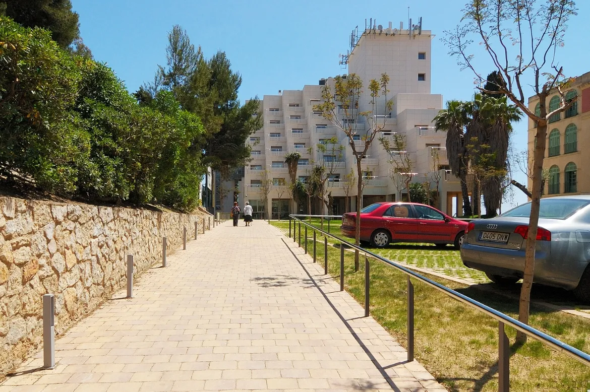 Fauria Pujol Arquitectura. Rehabilitación y ampliación de la residencia para la tercera edad