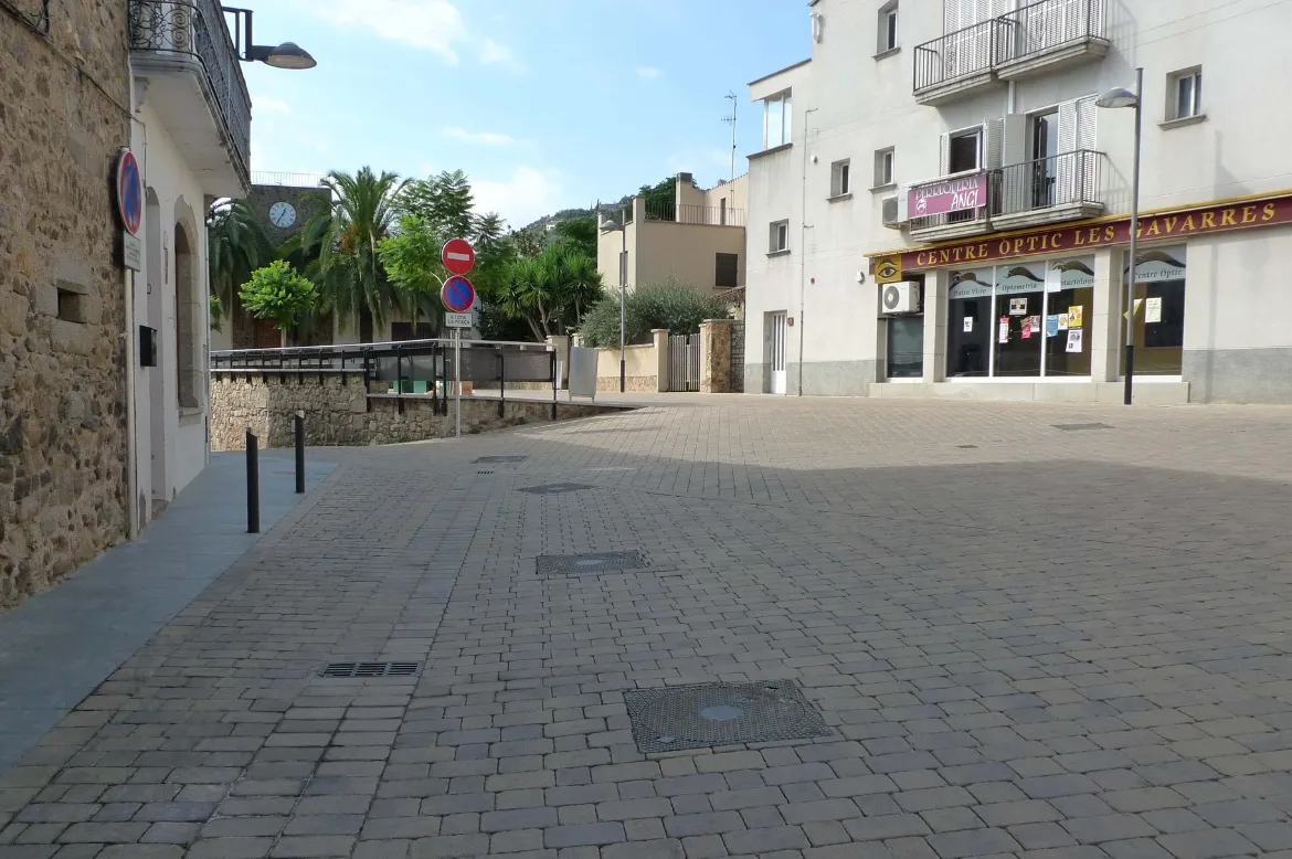 Fauria Pujol Arquitectura. Reurbanización del casco antiguo de Calonge