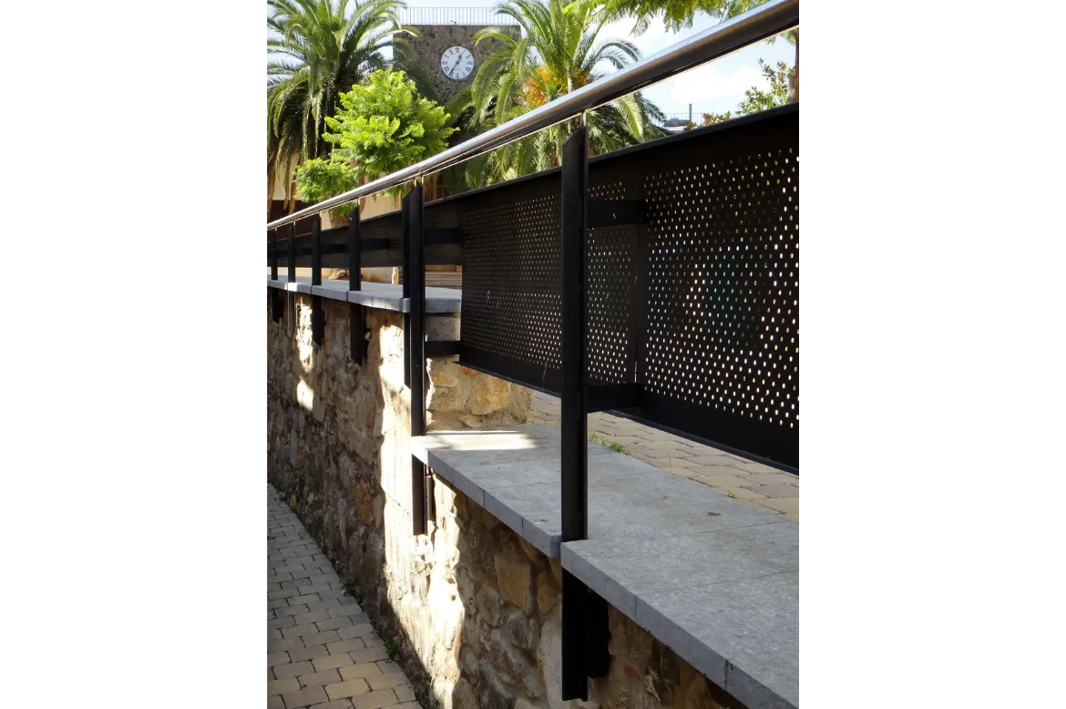 Fauria Pujol Arquitectura. Reurbanización del casco antiguo de Calonge