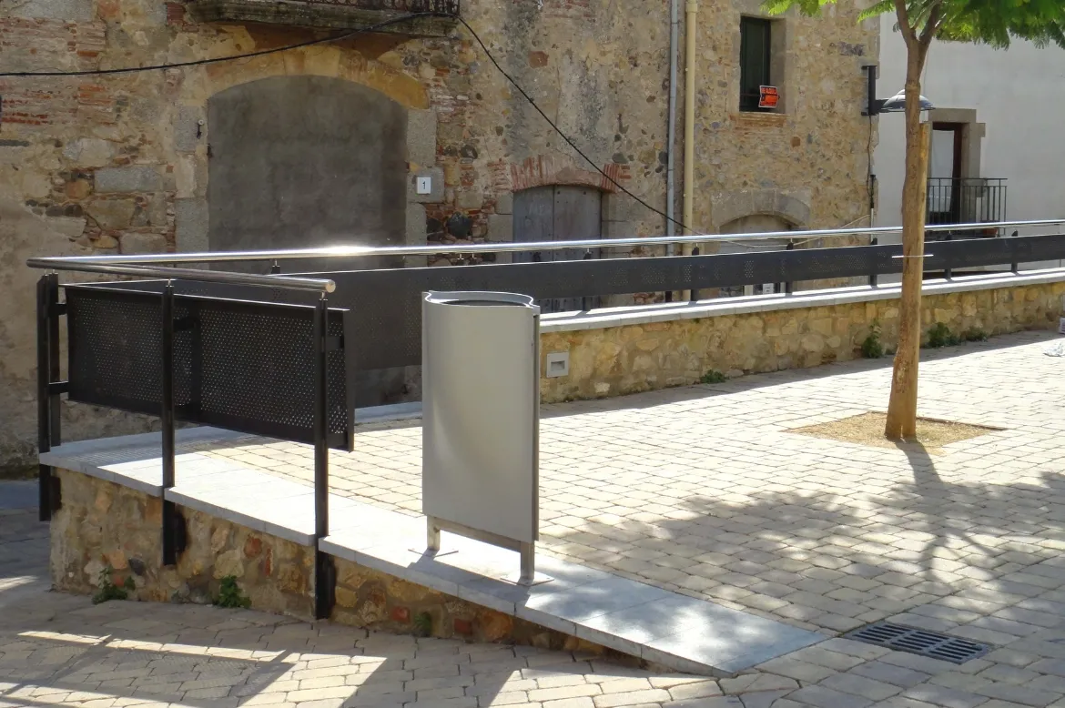 Fauria Pujol Arquitectura. Reurbanización del casco antiguo de Calonge