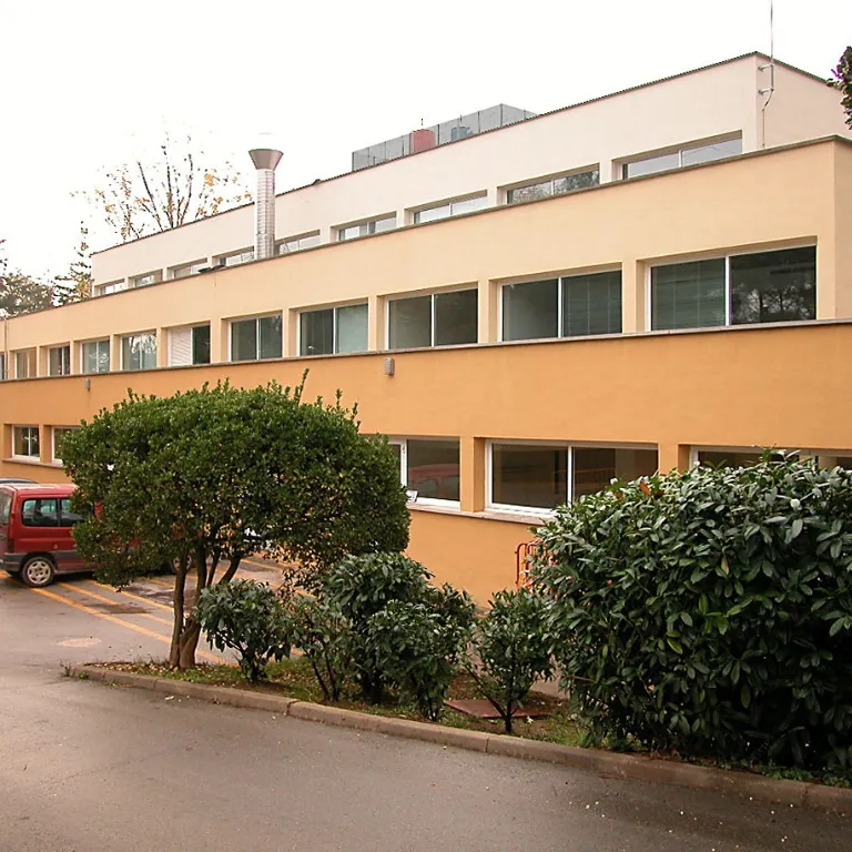Centro de Formación Flor de Maig realizado por Fauria Pujol Arquitectura